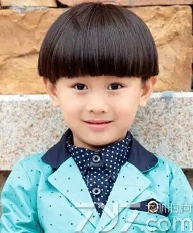 小孩蘑菇头短发怎么剪(儿童蘑菇头短发发型)(2)