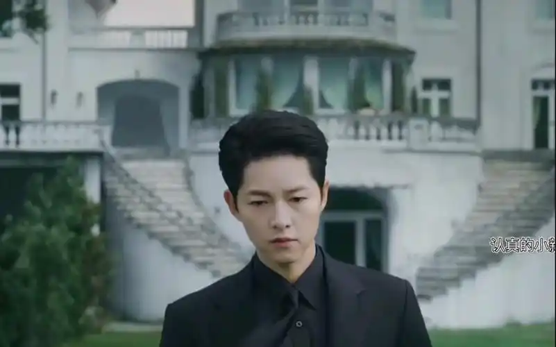 宋仲基欧巴新剧文森佐,三观被五官收服的一天