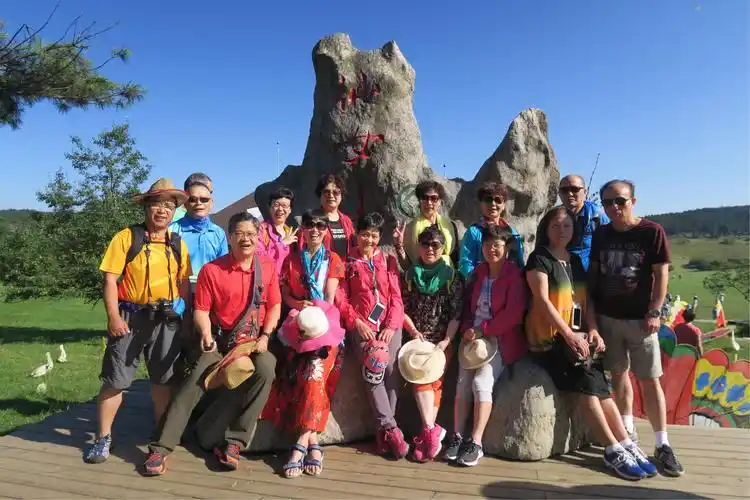 贵州,重庆武隆13天旅行团友的集体照