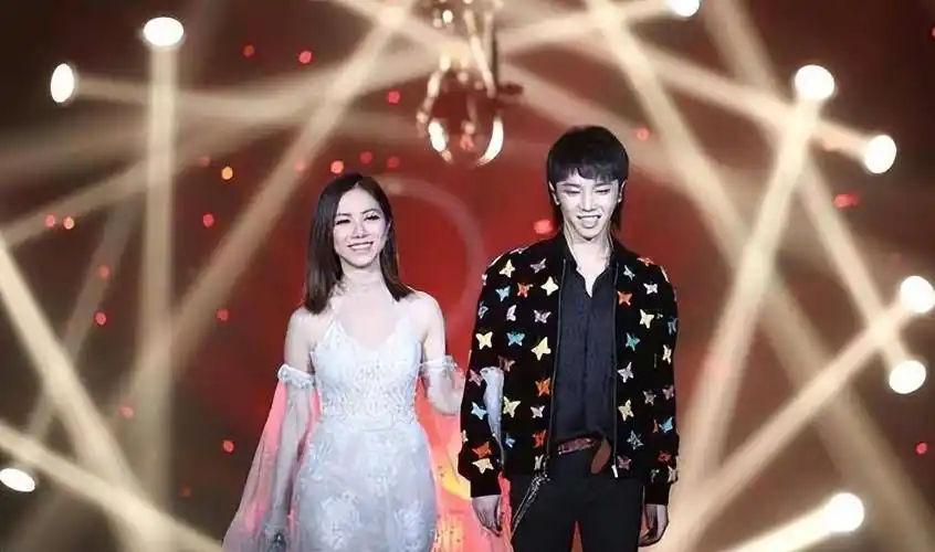 曝华晨宇怀疑孩子身世,做了两次亲子鉴定才相认_邓紫棋_关系_爱情