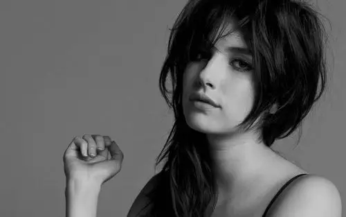 欧美个性美女黑白写真壁纸