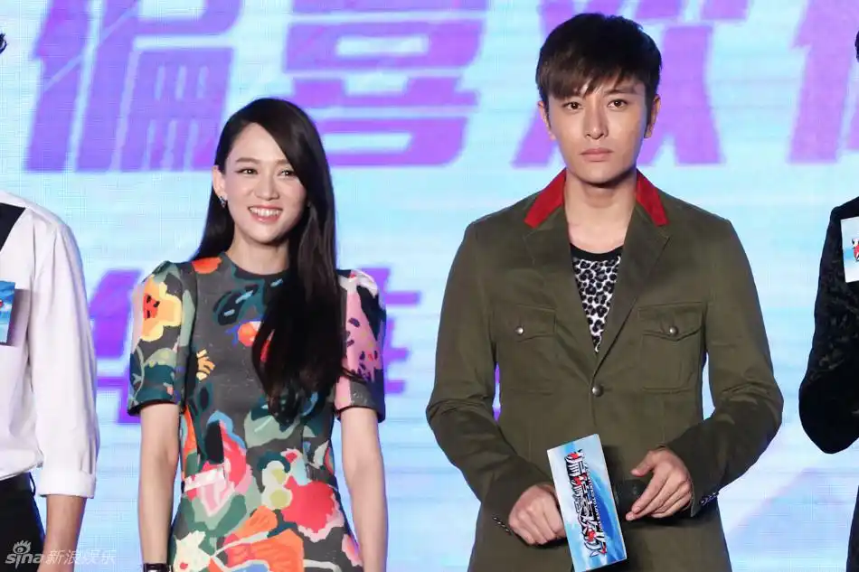 陈乔恩,贾乃亮现场互动频繁