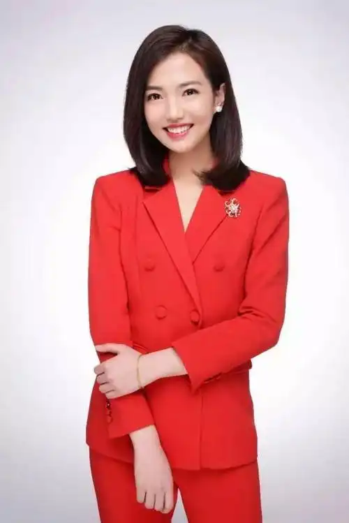 主持人#《小溪办事》#王苏春满人间欢歌阵阵,福临门第喜气洋洋