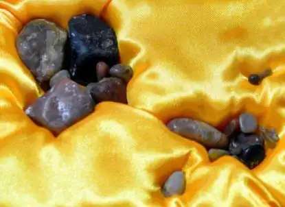 舍利子是怎样形成的,为什么一般人没有,高僧去世火化就有?