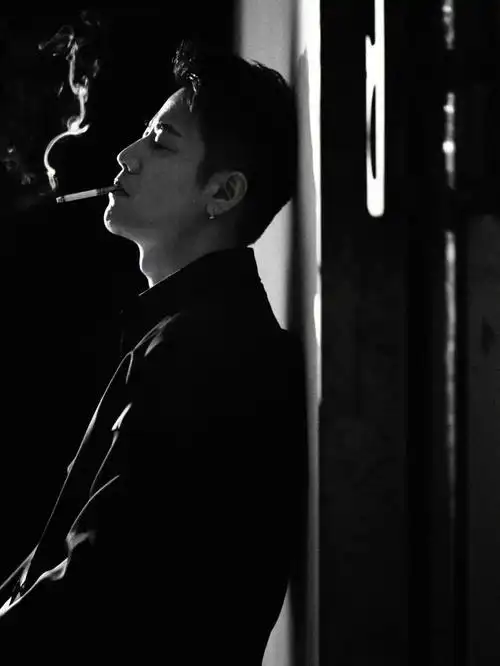 女生都爱痞帅男吧