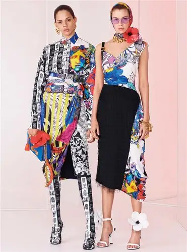 多种风格随意切换,versace教你如何搭出心机姐妹装