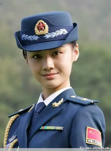引用 中国女军人风采集锦