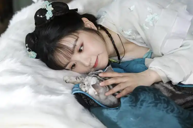 专访我的宠物少将军田曦薇甜妹有个黑化梦分享羞耻猫猫舔