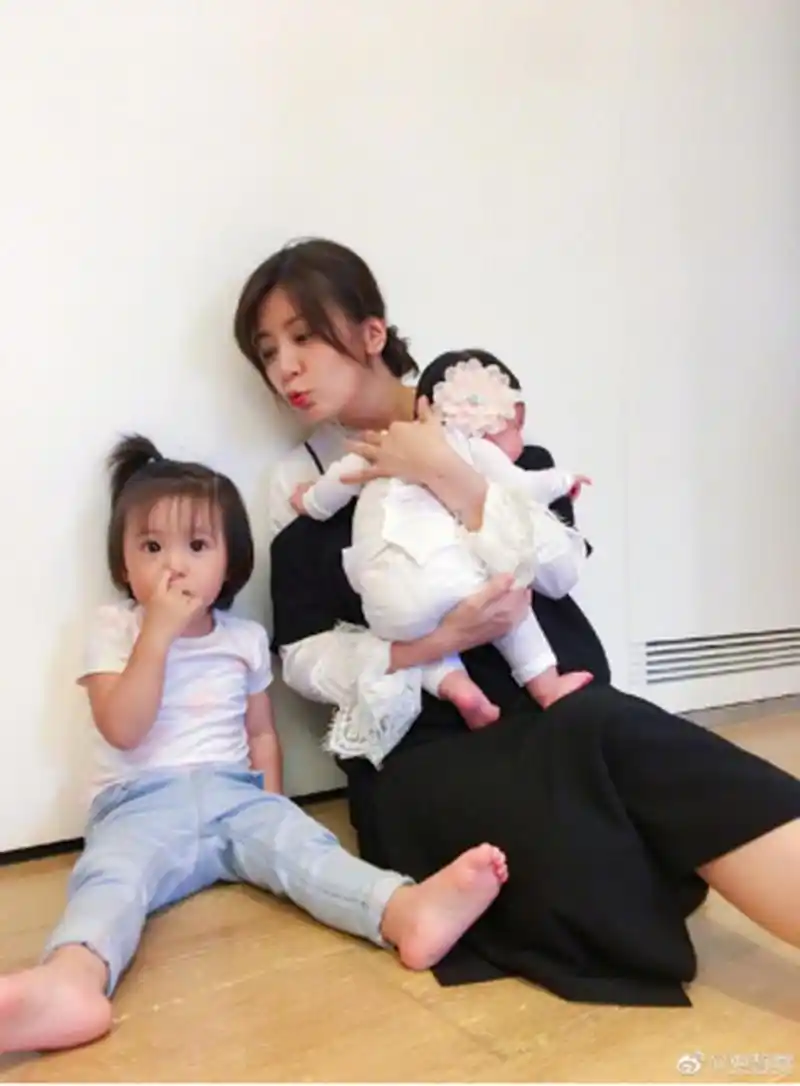 重要的是健身后的她整个人气质都变了,比之前看起来年