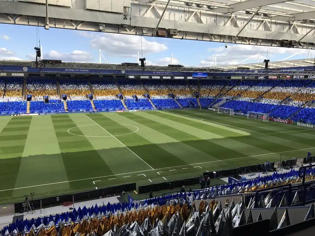 气势惊人,莱斯特城的皇权球场静待马竞