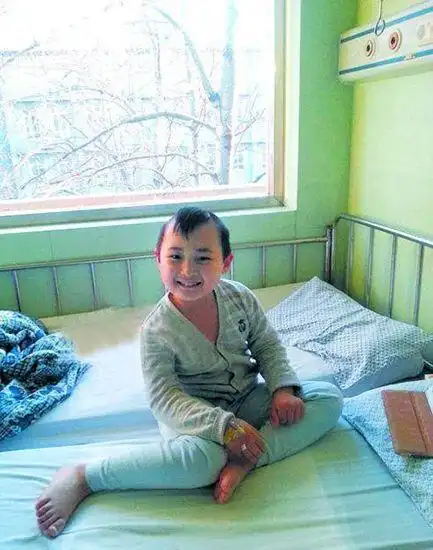 邓鸣贺住院直到2015年4月28日,经抢救无效,邓鸣贺结束了他年仅八岁