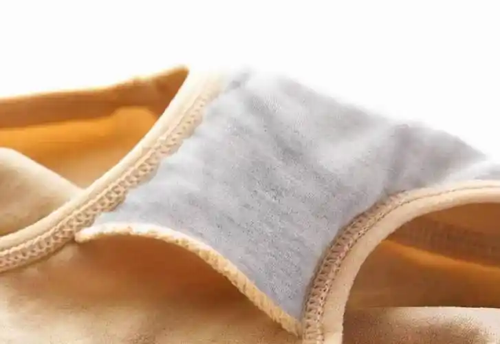 为啥女性内裤上总有黄色分泌物是什么呢妇科医生说出实情