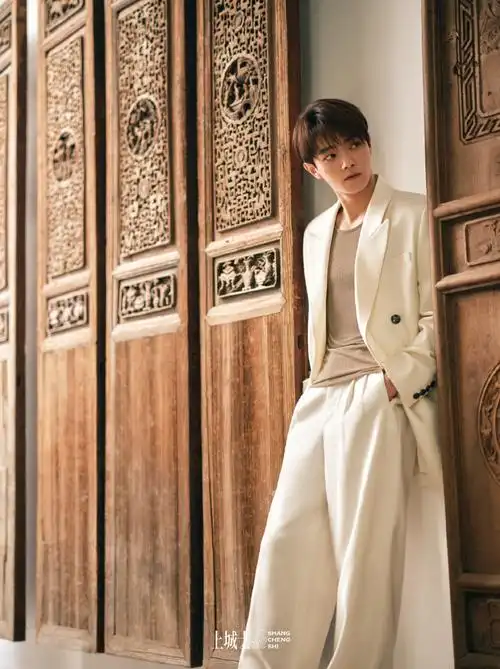 许凯粤生活养生大片##许凯后厨学艺制作非遗粿印