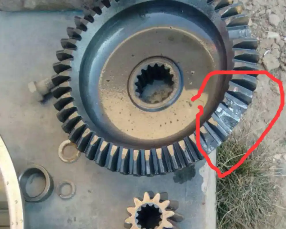 四驱拖拉机前桥使用中的常见故障使用操作保养维护不当成诱因