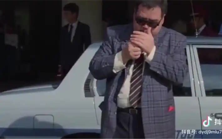 史上最帅点烟姿势,没有之一!