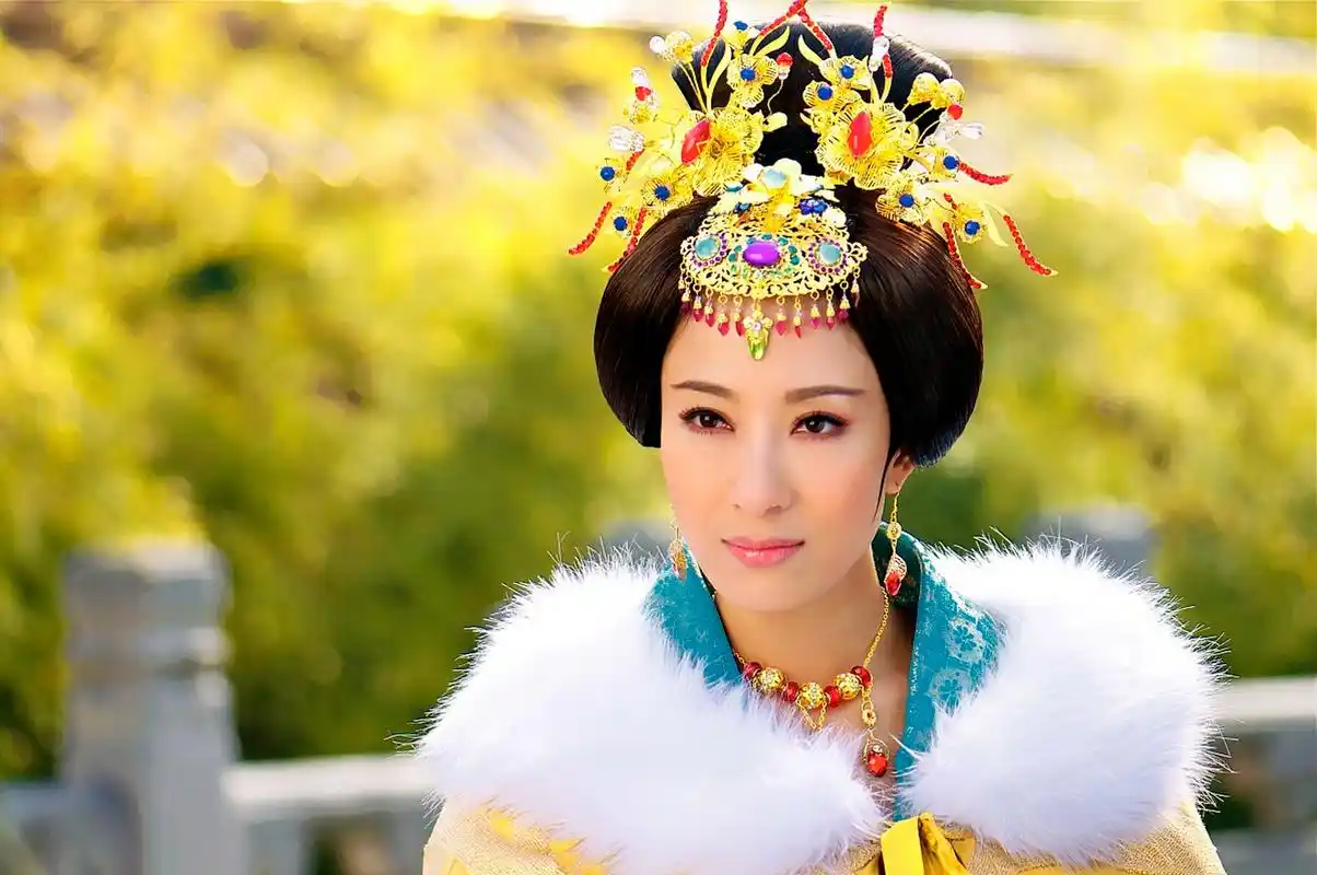 官天下,乃以位让贤; 家天下,是以位传子.