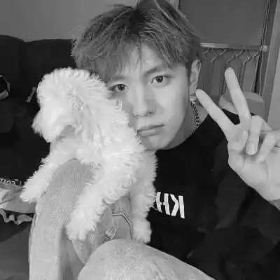 男生头像ins高级质感黑白