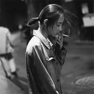 女生头像黑白孤独伤感