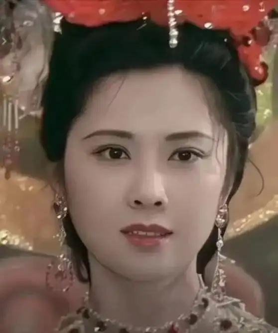 话说,朱琳在《西游记》中饰演的女儿国国王,真的是我小时候的白月光啊