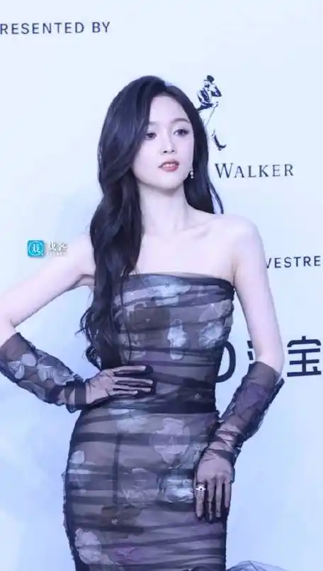 gq红毯##gq红毯直播##gq好多人鱼公主##吴宣仪 我要拿回属于我的仪行