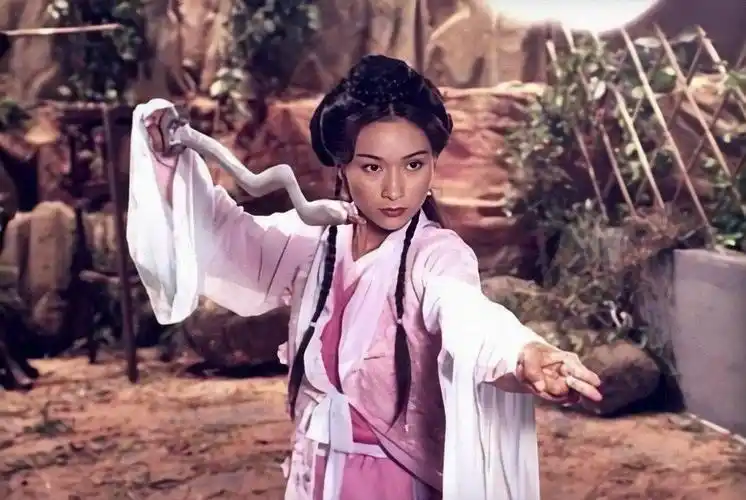 杨恭如经典角色,年轻时杨恭如才叫绝色,她的古装扮相不比李若彤差-天