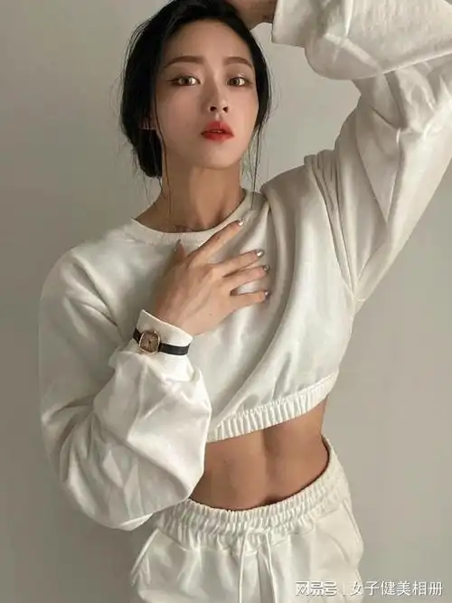 叹为观止的肌肉腿!低调有实力的国产肌肉女博主---小仙不练腿