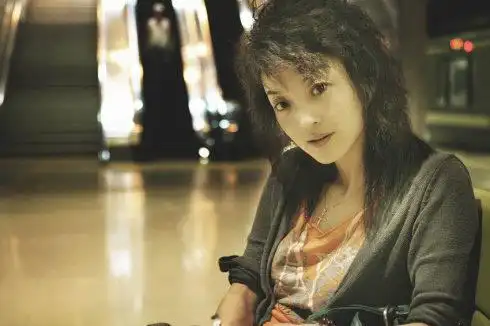 全明星探爆料称,著名制片人张纪中的妻子樊馨蔓出轨干儿子肖齐,并表示