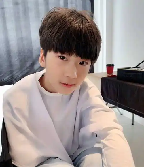 原创14岁天天恋情疑似曝光引争议父亲张亮发长文回应谴责网暴行为