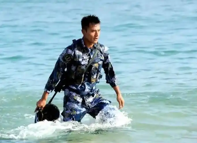 《火蓝刀锋》杨志刚刘思言郑恺赫子铭