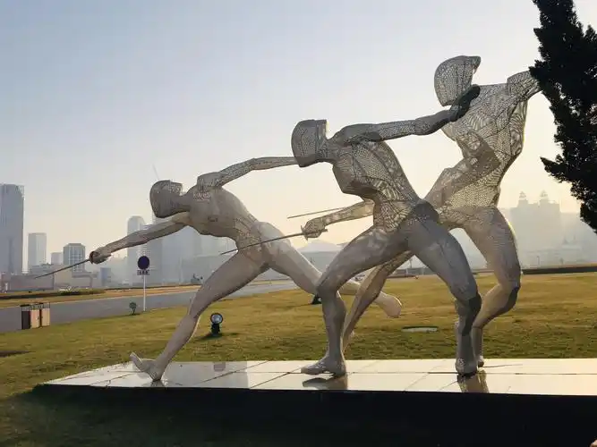 大连星海广场运动雕塑_游记