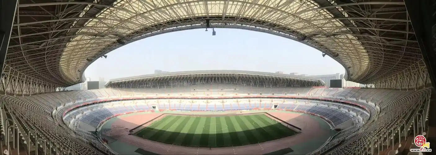 济南奥体中心体育场焕然一新静待新赛季山东泰山队首个主场比赛