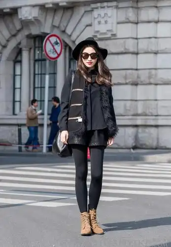 服装搭配# 欧美,休闲风格,打底衫,马甲搭配