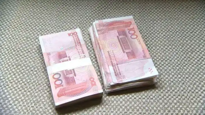 天降一万六老太午睡醒来床头多出两沓钱她急了