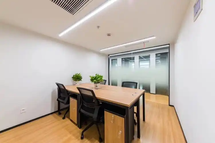 鸿运大厦70平!写字楼精装修有家具近3-4-11号线曹杨路