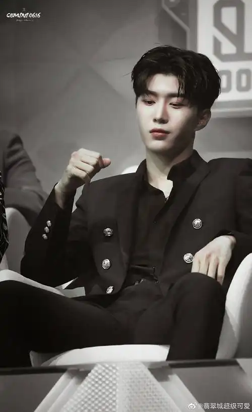 开一个范丞丞fcc出圈神图合集楼