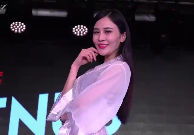 台北泳衣时装秀,薄纱内衣若隐若现,火辣身材让人羡慕