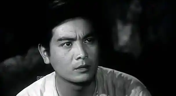 昔日上影厂帅气男明星,70年代当红小生曾齐名达式常,如今67岁胡子也白