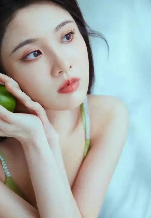 青春靓丽的张慧雯,清纯绝美,甜美可爱的写真照!