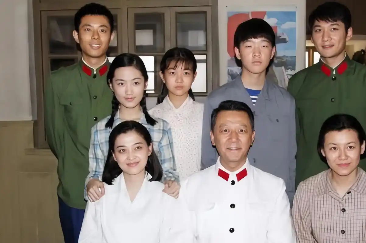 《父母爱情》江家姐妹戏外命不同,亚菲戏约不断亚宁无戏可拍