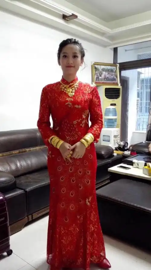 新娘子亭亭玉立