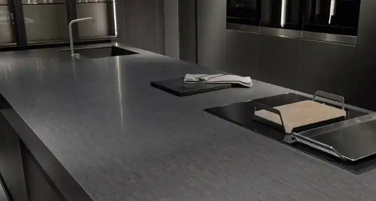 深灰色岩板配什么颜色