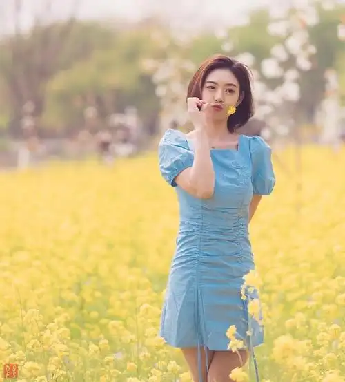 一个人拍照,如何摆拍好看,这组姿势可参照,自然气质,上镜漂亮