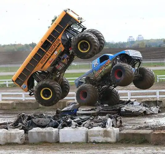 疯狂的"怪兽车"