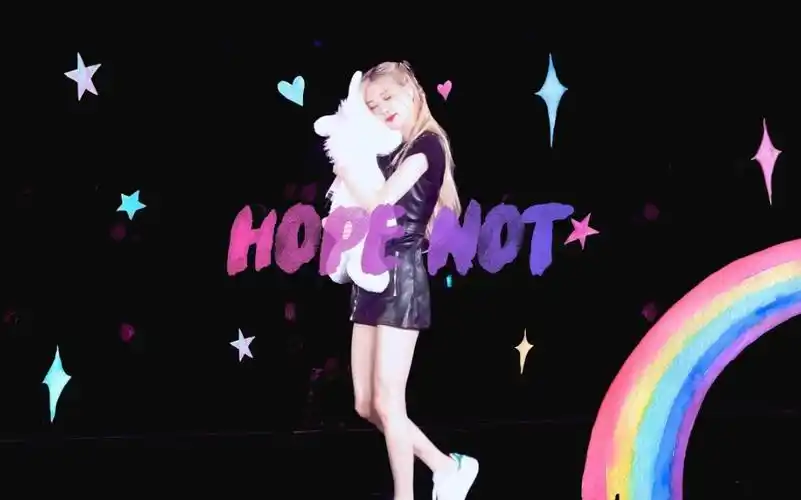 神仙在唱歌朴彩英rose超级暖心的hopenot直拍听得心都碎了blackpink