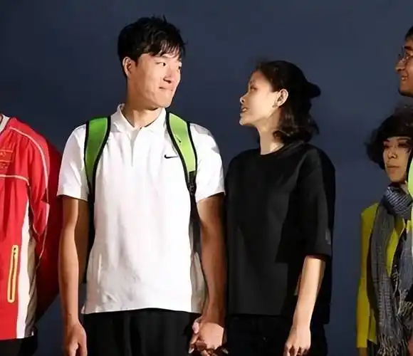 刘翔再传婚变?近3年没与吴莎同框,结婚8年没孩子,真相到底是啥