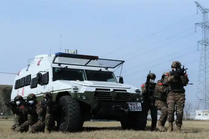 燃点十足直击武警特战队员冬训现场