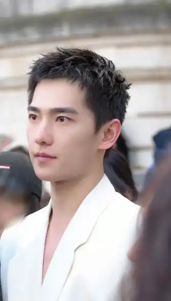 杨洋寸头侧脸 - 搜狗图片搜索