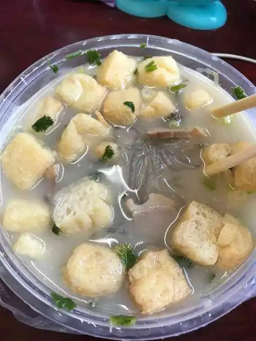 感觉还是比较干净  口味就是普通的鸭血粉丝  因为是外卖 不知道他店