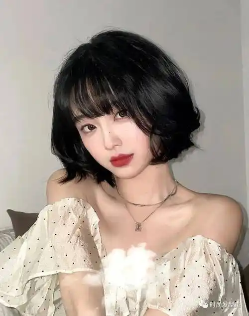 "圆脸短发",也纯欲,秋天第一剪