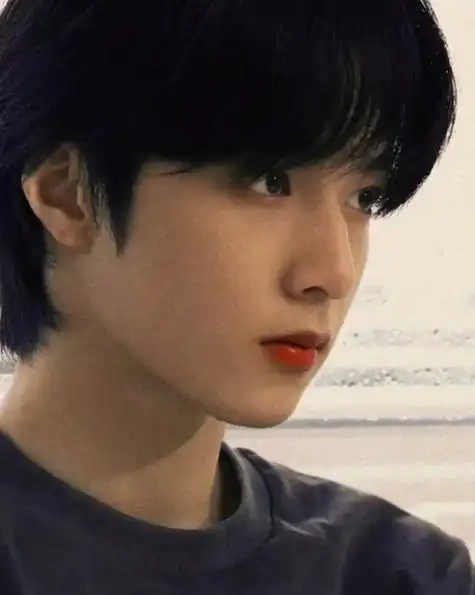 这哥们留狼尾太好看了吧